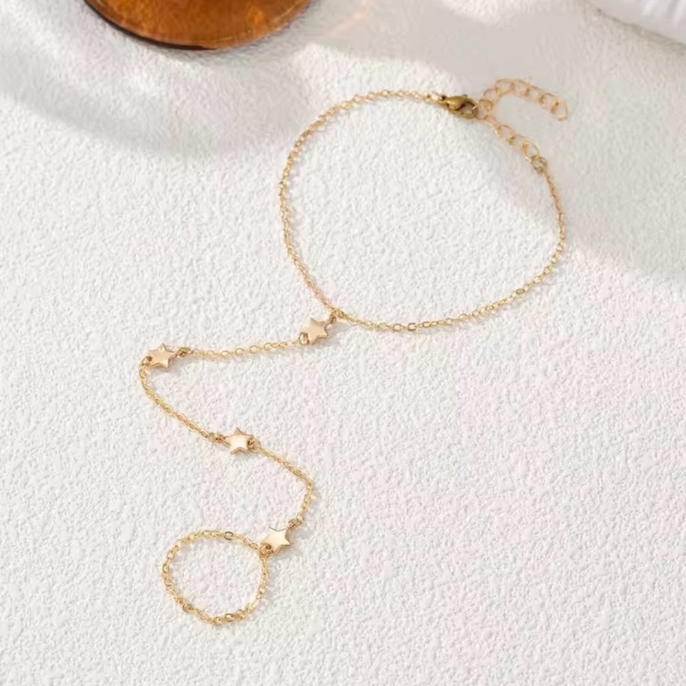 Delicate Gold Star Hand Chain ring Bracelet - Picture 3 of 5